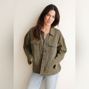 ✨sold✨Carly Jean Los Angeles Hunter Jacket Green size S